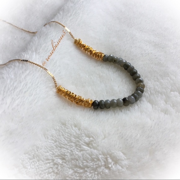 ✨Delicate Labradorite + 24K Gold Ruffle Necklace - Picture 8 of 8